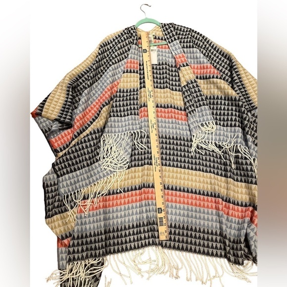 NWT Women’s BCBGeneration Striped Aztec Bohemian Print Wrap - Picture 6 of 8